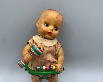 Vintage Cragstan Aufziehspielzeugpuppe Baby in Walker Original Aufziehspielzeug Japan Vintage Antike mechanische Puppe Vintage Spielzeug 1950er Jahre Japan