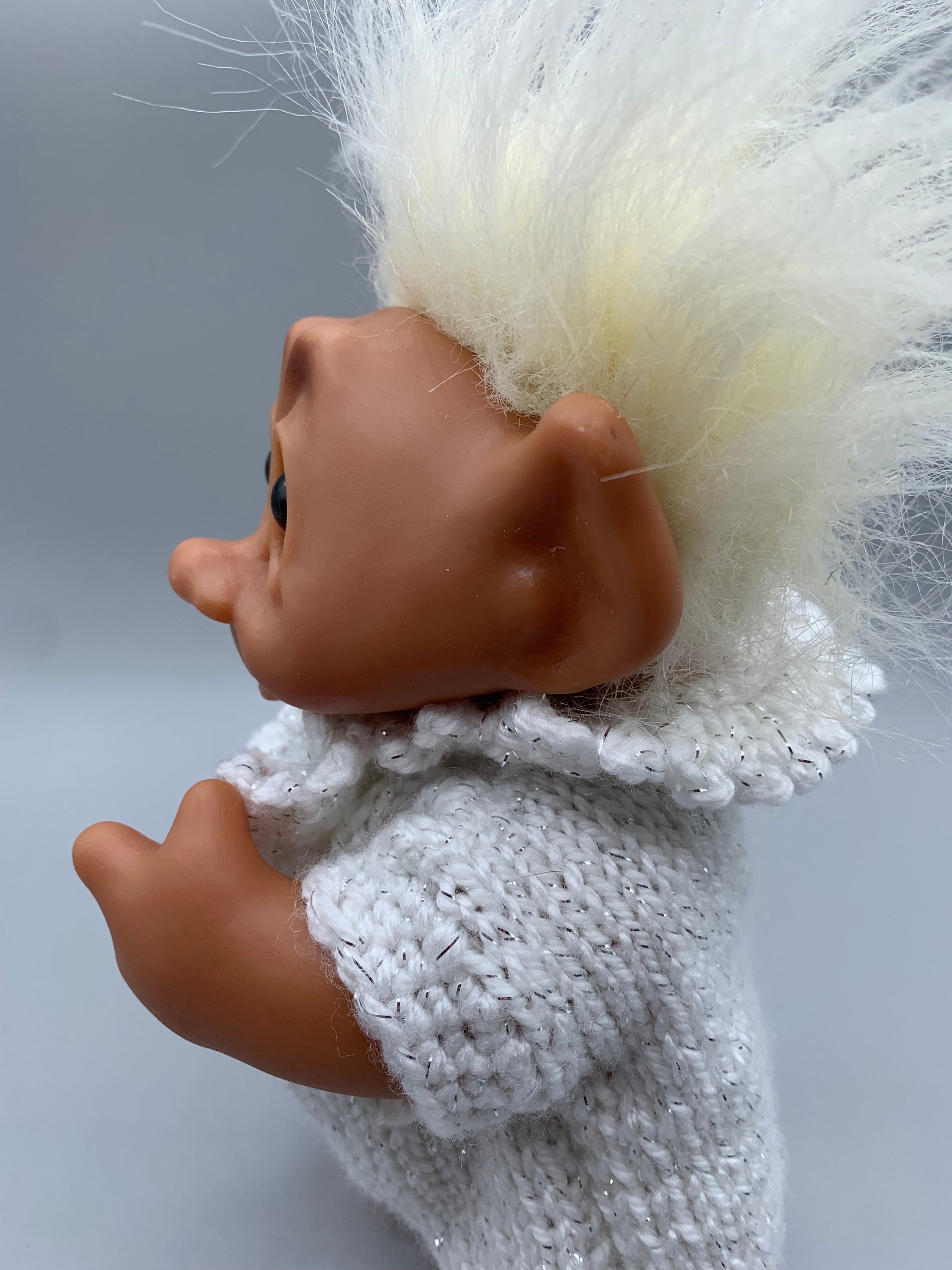 Les Trolls - Figurine Plastique 15cm (Thomas Dam) - Troll cheveux noir Les Trolls - Figurine Plastique 15cm (Thomas Dam) - Troll cheveux noir