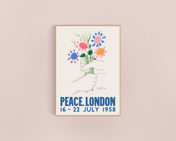 22 Stunning Vintage Art Prints That Will Transform Your Living Room Style! Bold Elegance