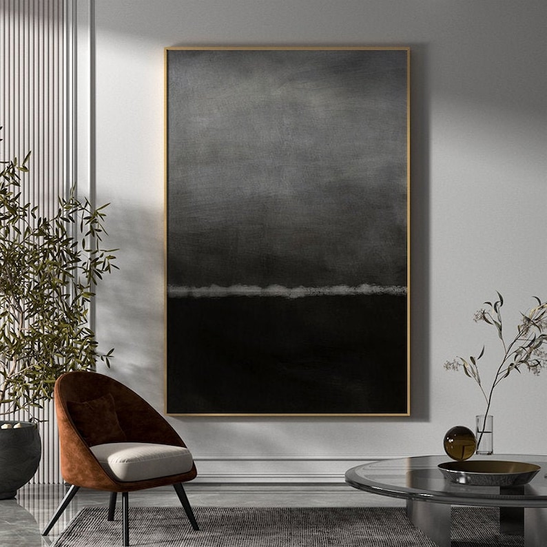 Большая черно-белая картина