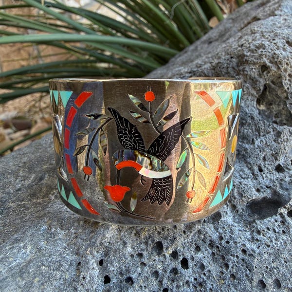 Inlaid Silver Hummingbird Cuff, Dennis & Nancy Edaakie, Zuni Native American artists, Handmade vintage bracelet, unique nature jewelry