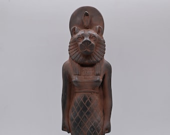 Statue de la déesse égyptienne Sekhmet en pierre fabriquée en Egypte