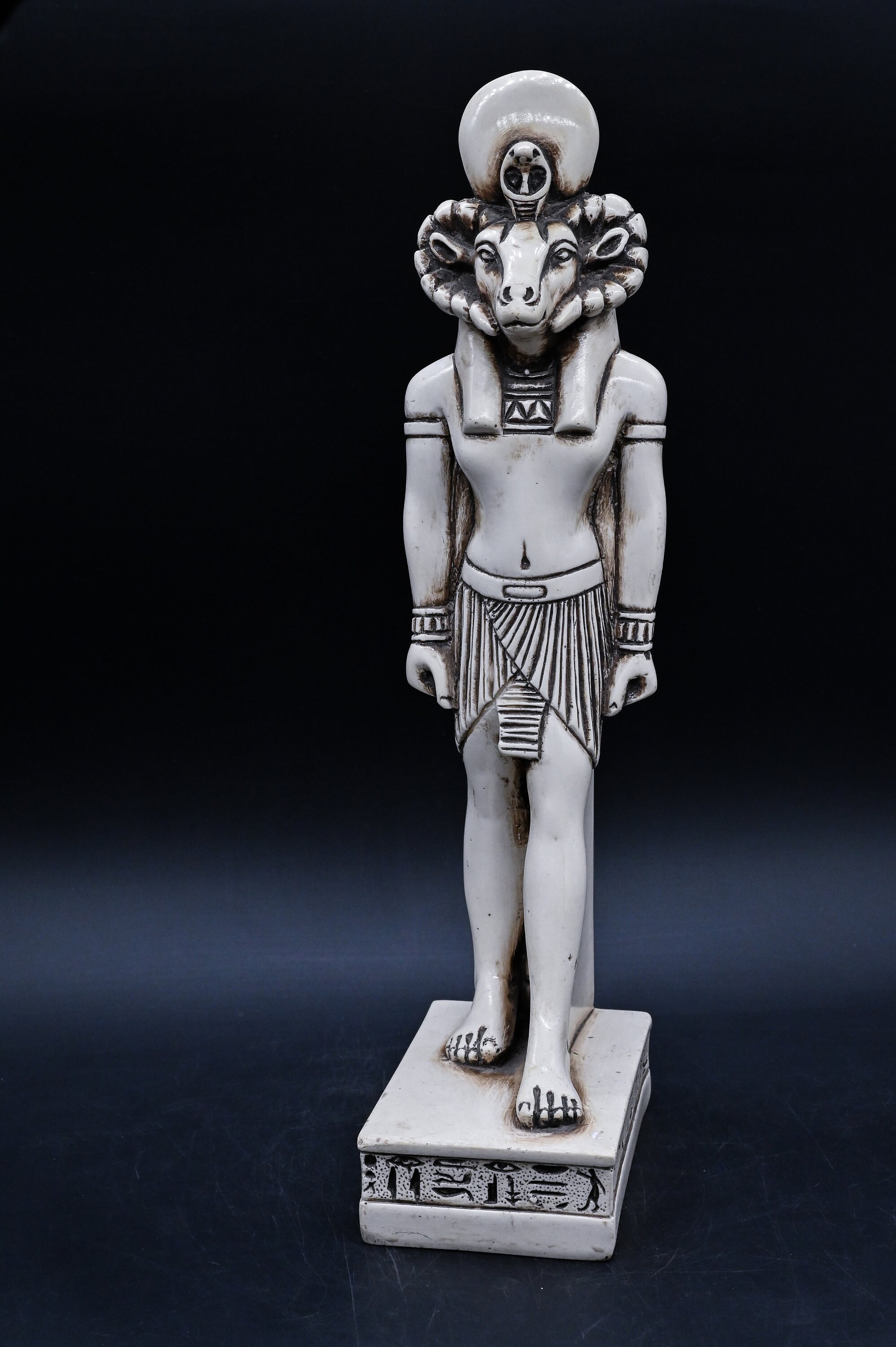エジプトで作られたクヌム神の像 - Etsy 日本