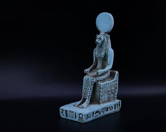 Statue de la déesse égyptienne Sekhmet, dame de guerre en pierre fabriquée en Egypte