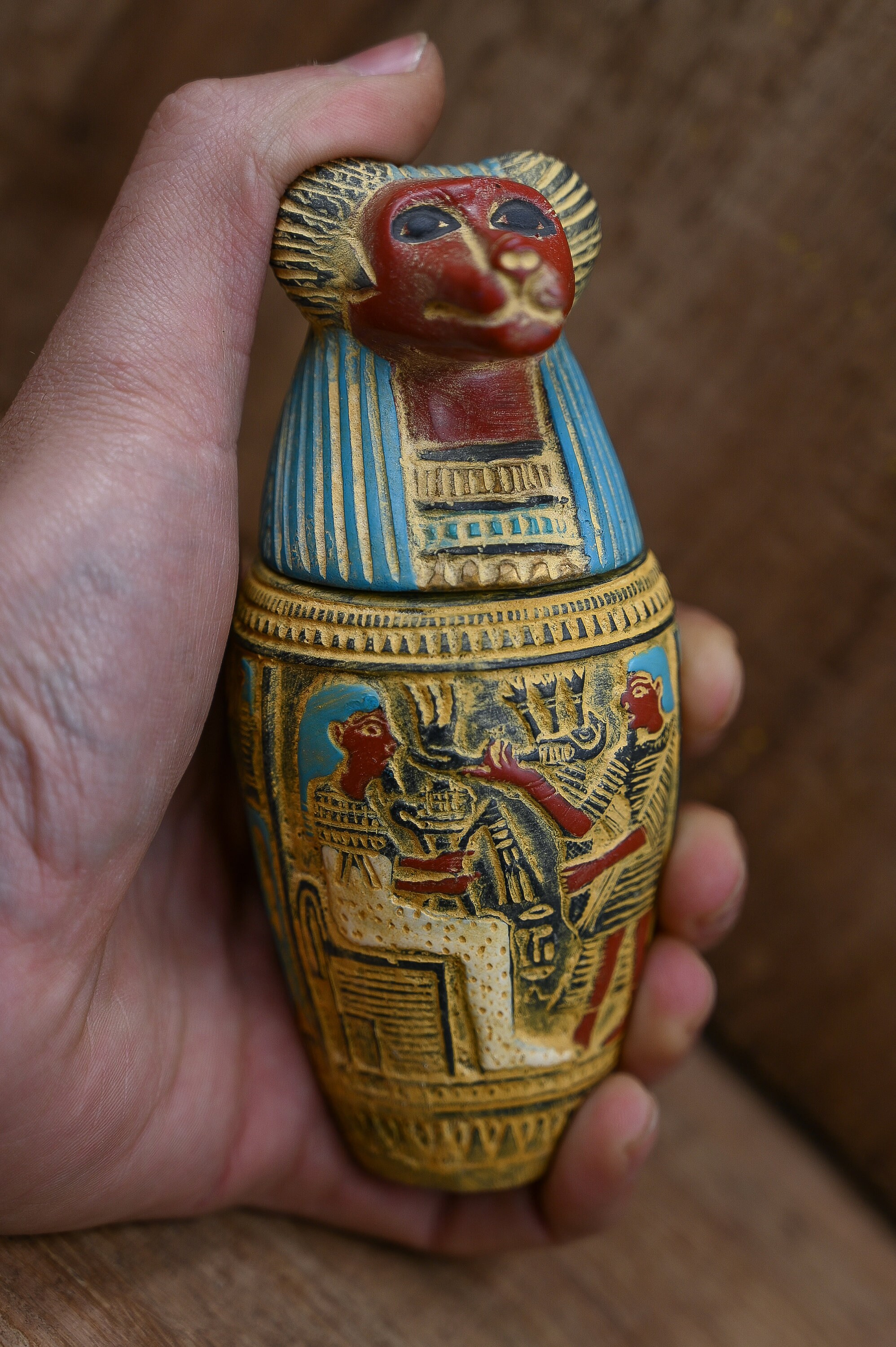 エジプトのカノプス壺セット：ホルスの息子の彫刻、古代美術装飾