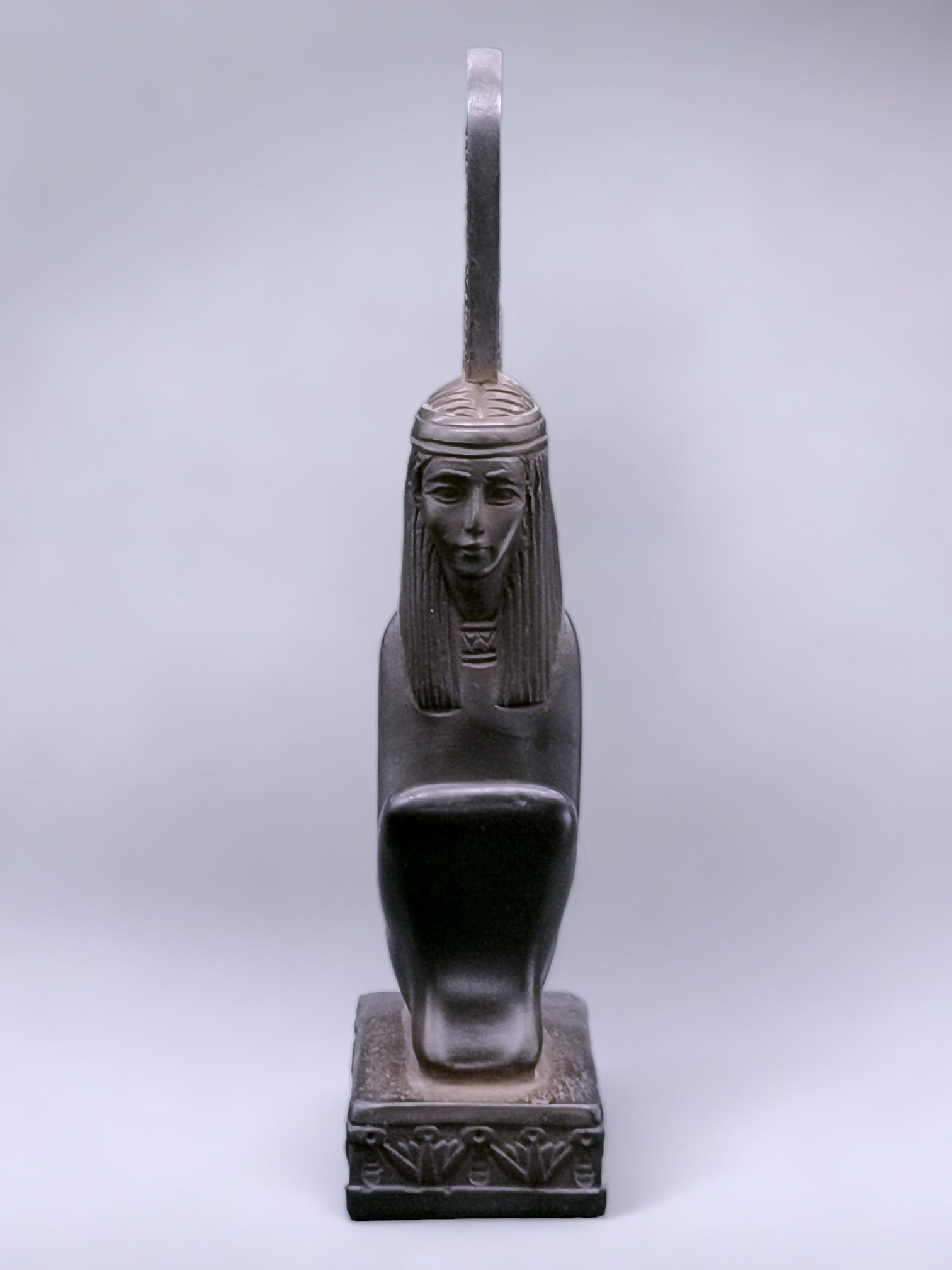 エジプト神話 女神マアト 彫刻 エジプトの女神マアト像：古代美術の装飾彫刻 - Etsy 日本