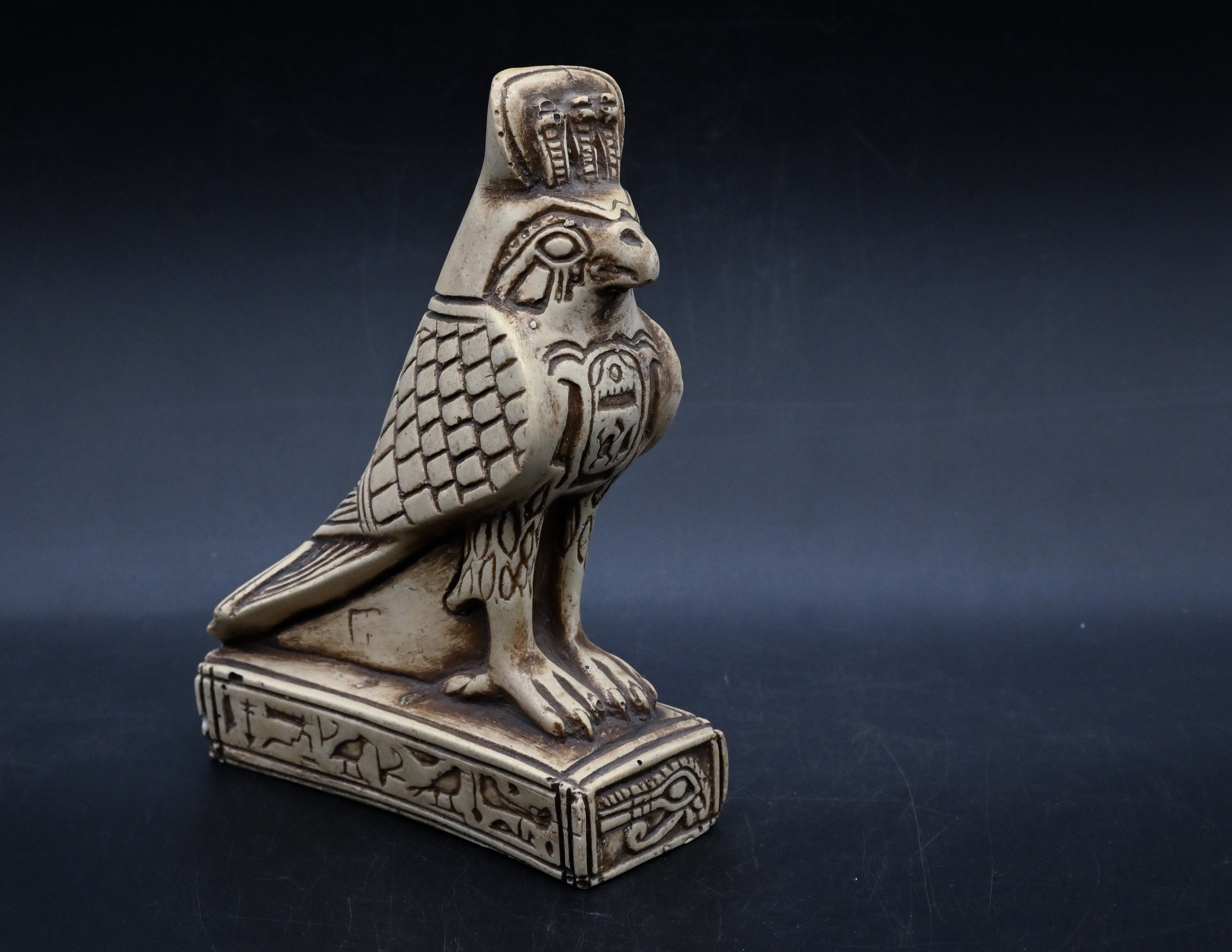 エジプトのハヤブサ鳥神ホルス像 エジプト製 - Etsy 日本