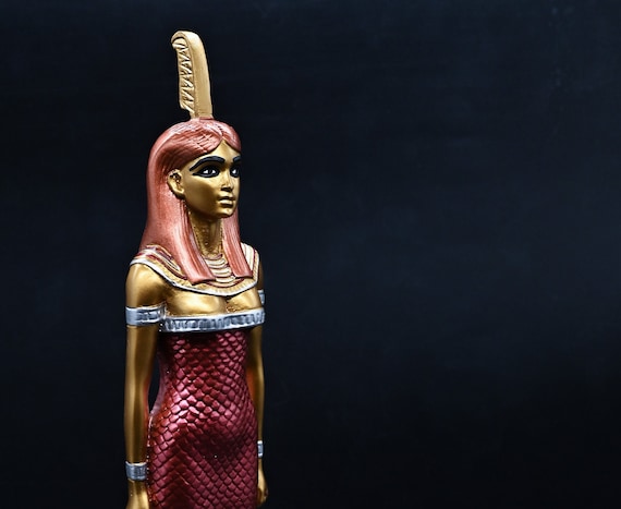 エジプト神話 女神マアト 彫刻 エジプトの女神マアト像：バランスと真実、エジプト製 - Etsy 日本