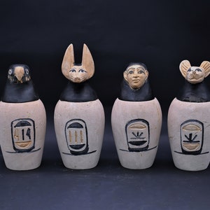 エジプトのカノプス壺 4 個セット - イムセット、ハピ、ケベセヌエフ