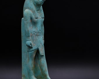 エジプトのホルス神像：守護の石神 - Etsy 日本