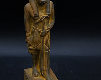 エジプトで作られた死の神アヌビスの石像 - Etsy 日本