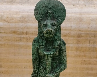 Statue de la déesse égyptienne Sekhmet, dame de guerre en pierre fabriquée en Egypte