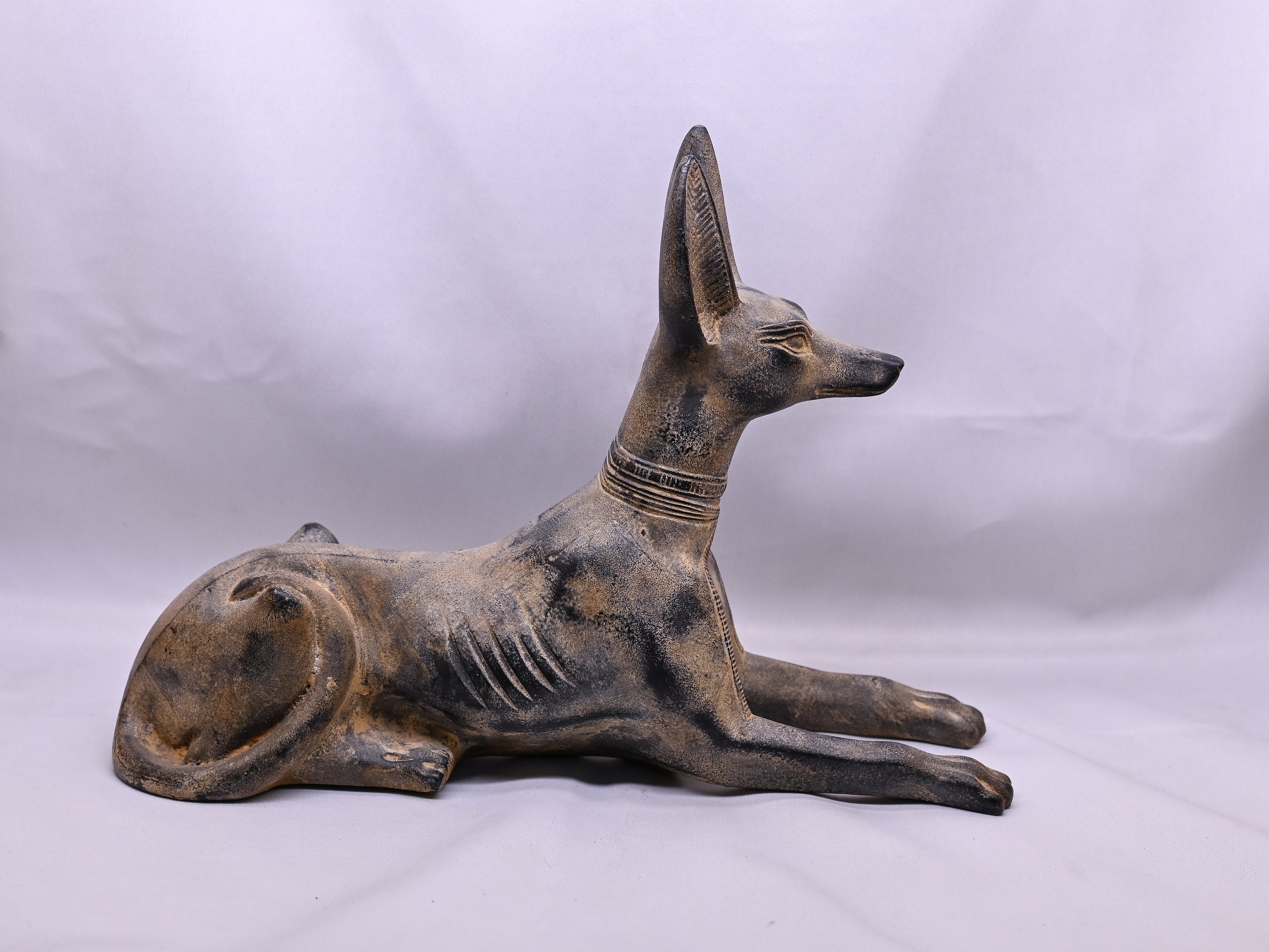 アヌビス犬ジャッカルの置物エジプトの神の像エジプト製の黒い石