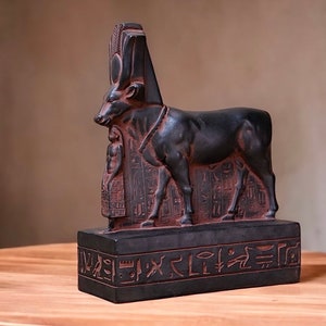 Egyptian Statue of Hathor Protecting Psammetik Sculpture heavy stone made in Egypt
