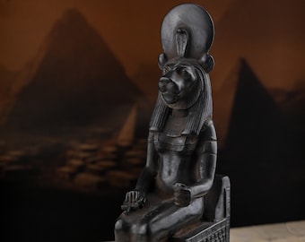 Statue de la déesse égyptienne Sekhmet, dame de guerre en pierre fabriquée en Egypte