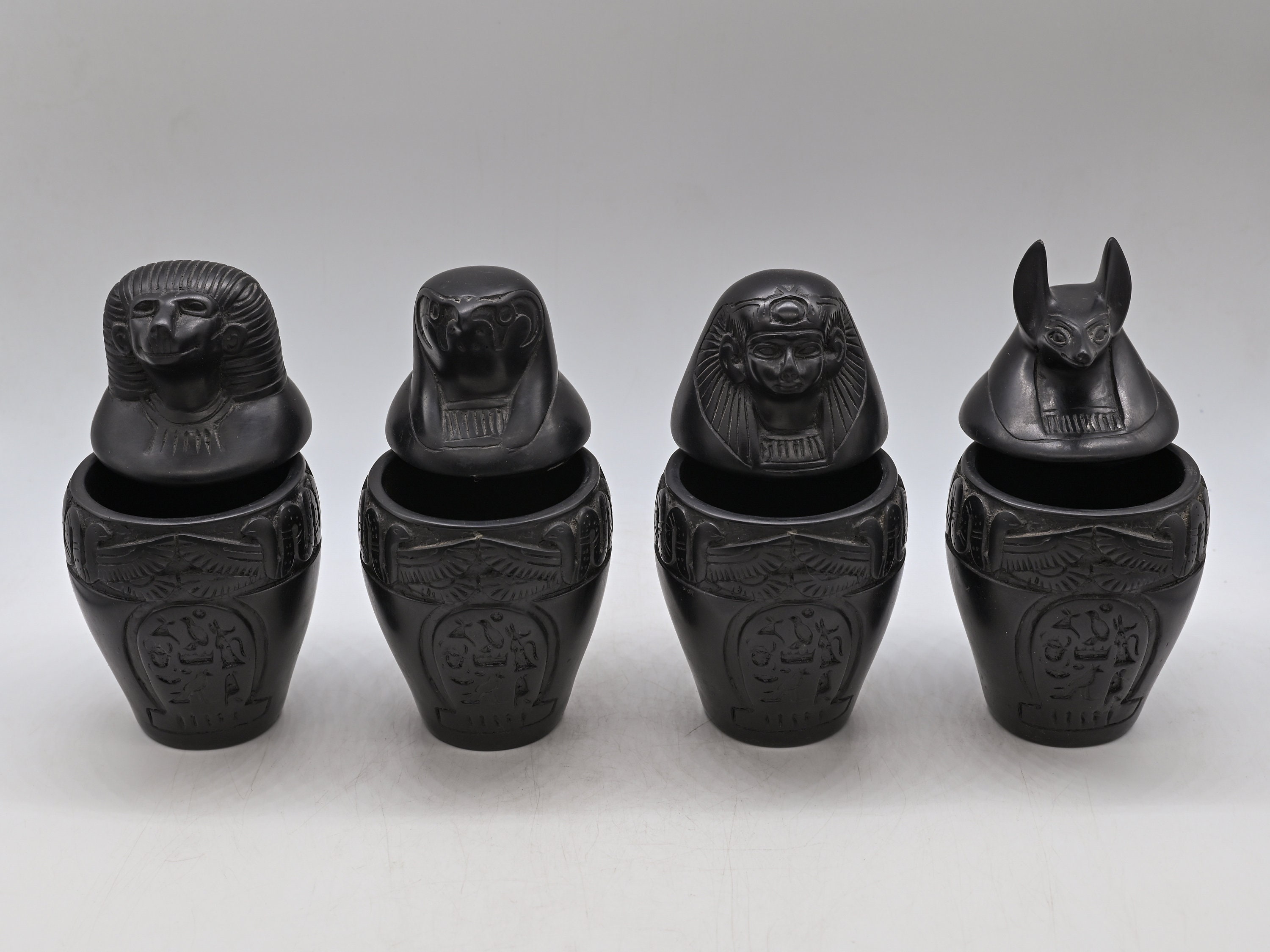 エジプト マトリョーシカ :カノプス壷（ホルスの４人の息子） ホルスの4人の息子 - Wikipedia