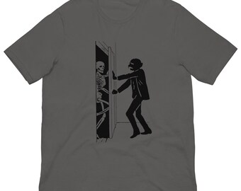 Vintage Skeleton Graphic Tee, Death Behind the Door Woodcut, Dark Academia Halloween Shirt, Creepy Memento Mori Gift, Goth Unisex Tee