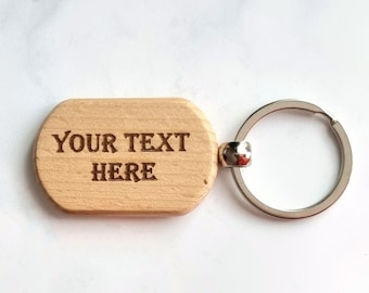 Portachiavi a forma di etichetta personalizzata / Portachiavi inciso al laser / Regalo personalizzato / Portachiavi in legno di faggio / Portachiavi con messaggio personale