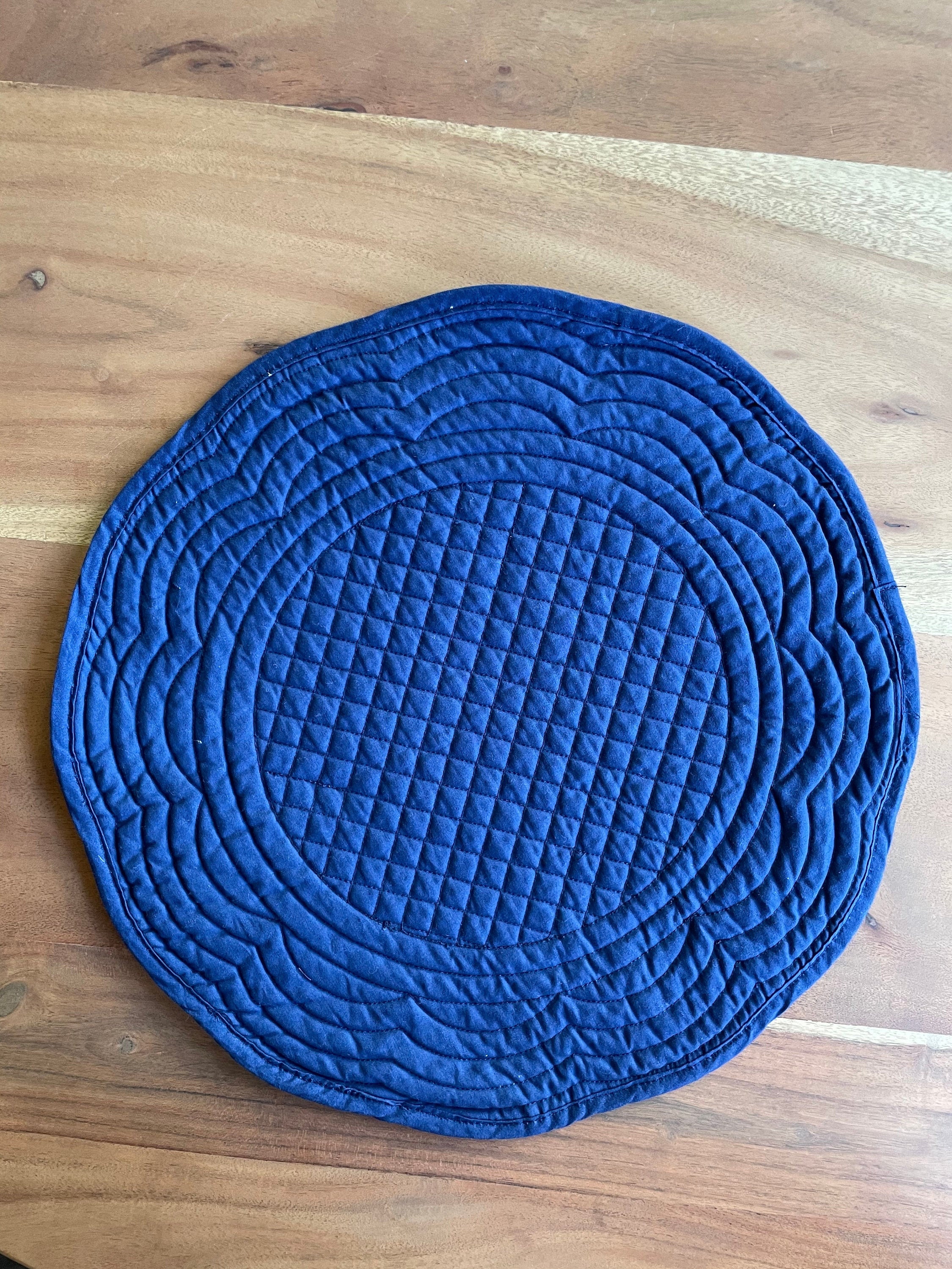 Quilted navy round placemat set of 4 Etsy