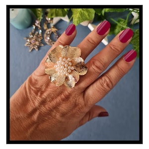 Bague fantaisie fleur dorée réglable - Collection "Les bagues d'Emma"