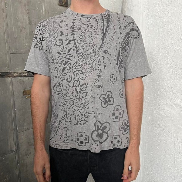 COMME Des GARÇONS Homme Men’s Grey Woodblock Print Paisely T-Shirt