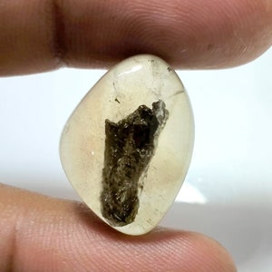 19 Carat. Amazing Lodolite Garden Quartz Cabochon Natural Garden Quartz Gemstone 20X15X8 MM Top Quality Handmade Garden Quartz Loose Stone.