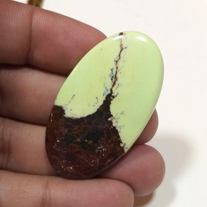 Lemon Chrysoprase Cabochon / High Quality Lemon Chrysoprase Gemstone / For Jewelry / Oval Shape / 44 Carat. / 43x24x5 MM. / Loose Gemstone.