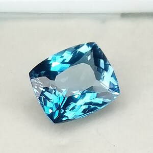 Swiss Blue Topaz Faceted Sparkling Stone Square Shape Normal Cut Reasonable Price Loose Gemstone. Sezer Cutting 22 Carats 15x15x11 MM Swiss Blue Topaz Faceted Sparkling Stone Square Shape Normal Cut Reasonable Price Loose Gemstone. Sezer Cutting 22 Carats 15x15x11 MM