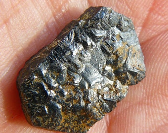 Paramorfo de rutilo de brookita - Miniatura de la década de 1960 - Magnet Cove, Arkansas, EE. UU. - Magnífico y raro cristal tabular - 22 x 14 x 5 mm / 3,8 g