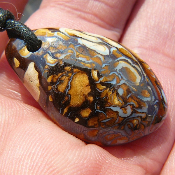 Boulder Opal Pendant - Koroit, Queensland, Australia - 30x18x8mm / 28 carats - Koroit, Australia - No Fire but Lovely Patterning