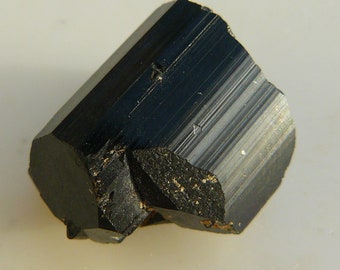 Turmalina Negra - Madagascar - Cristal Terminado, Brillante - Tamaño Pequeño: 18x16x11mm / 4.8g - Cristal Schorl de Excelente Calidad