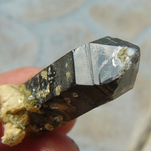 Smoky Quartz - Alps, France - 33x28x12mm / 6.5g - Very Dark Alpine Quartz Crystal on Feldspar