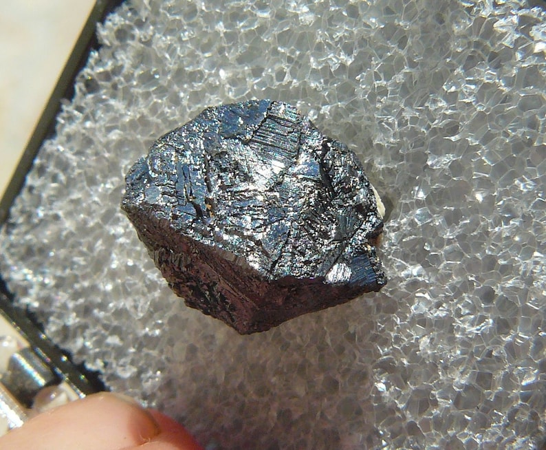 Rutile Paramorph after Brookite - 1960's Thumbnail - Magnet Cove, Arkansas, USA - Superb Bi-pyramidal Crystal - A Classic image 2