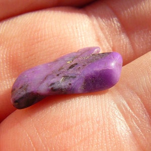 Sugilite Polished Tumble Stone Top COLOUR but VERY SMALL: 17x10x3mm / 3.6 Carats 0.73g Old stock 2008 Wessels Mine, South Africa image 10