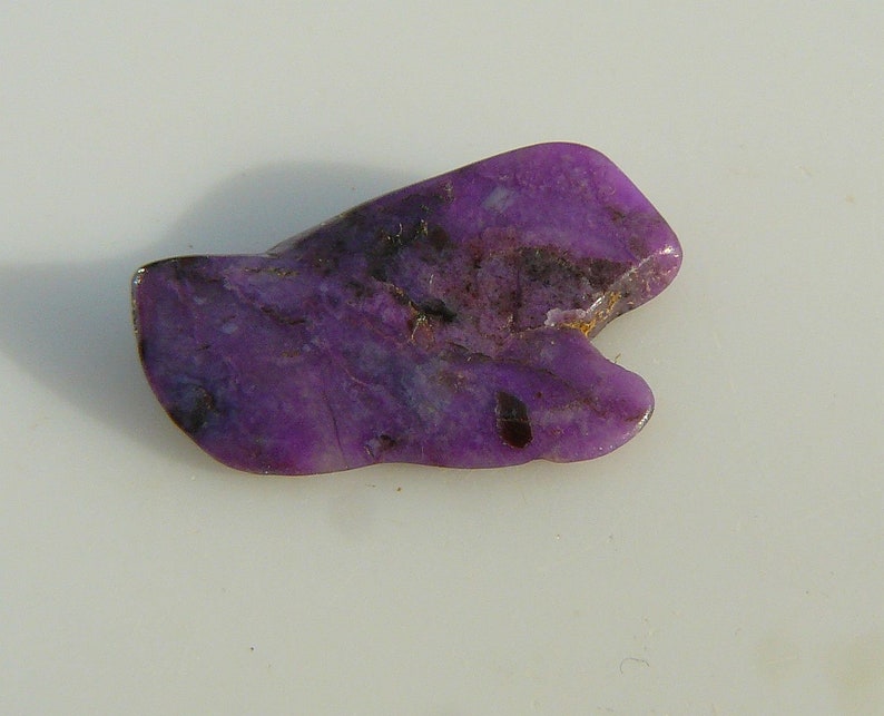 Sugilite Polished Tumble Stone Top COLOUR but VERY SMALL: 17x10x3mm / 3.6 Carats 0.73g Old stock 2008 Wessels Mine, South Africa image 5