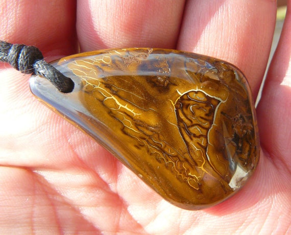 Opale Boulder Australienne De Yowah Queensland - 44,05 Carats - Motif Dauphin Naturel - 35,6x19,2x7 Mm