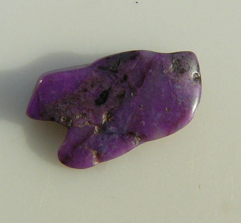 Sugilite Polished Tumble Stone Top COLOUR but VERY SMALL: 17x10x3mm / 3.6 Carats 0.73g Old stock 2008 Wessels Mine, South Africa image 6