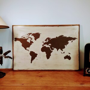 Wereldkaart in hout, houten kaart, kunst aan de muur, houtkunst, reisdecor, kunst aan de muur.