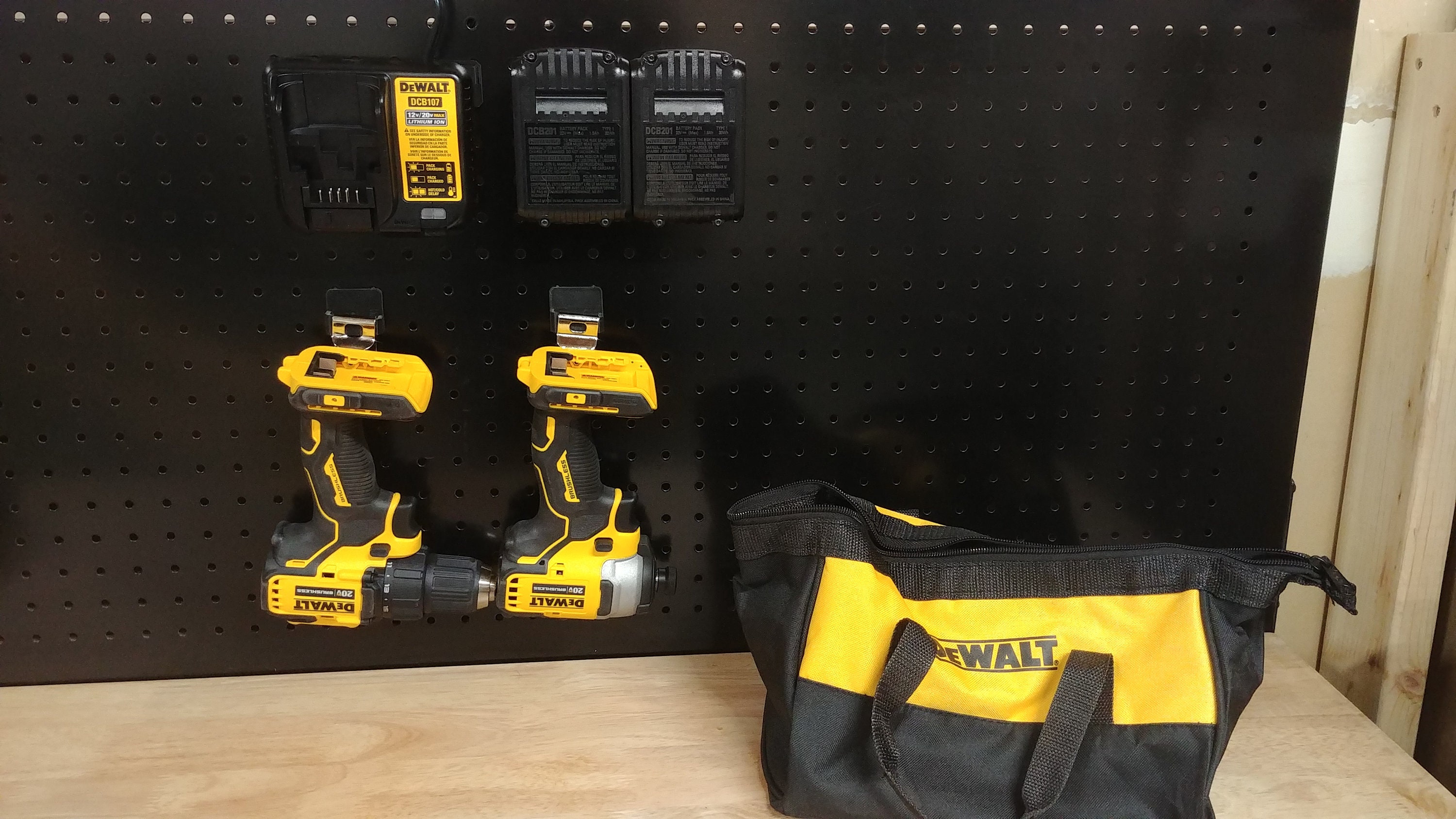 Pegboard Mount For DeWalt Drill : R/3Dprinting