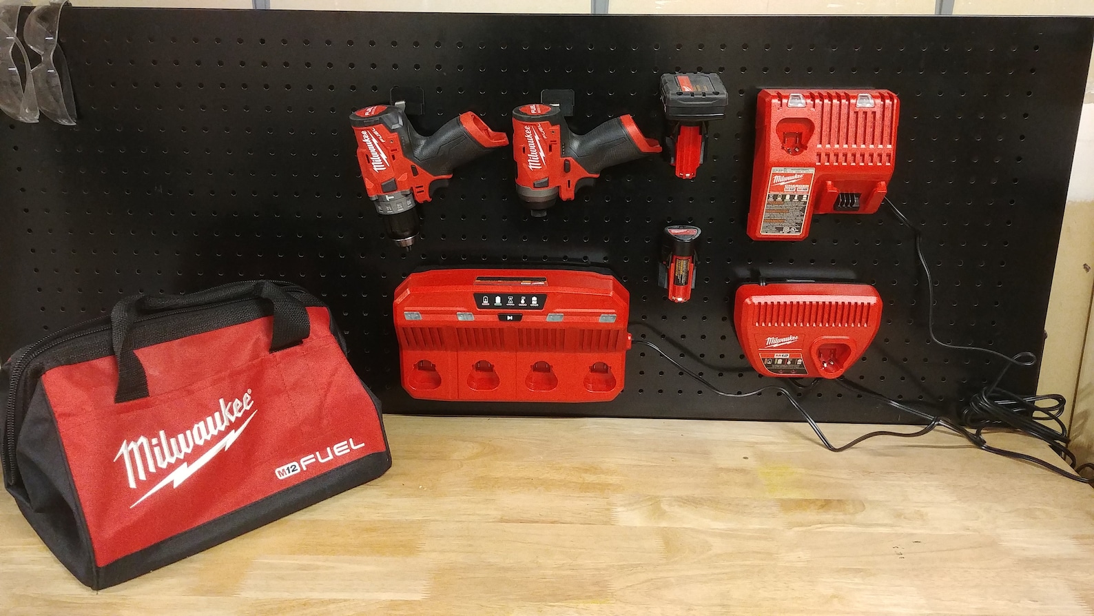 Milwaukee M12 Pegboard Mount for 48591204 Quad Battery 12v Etsy.de