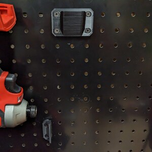 Pegboard-Mounted Belt Hook Hanger For Milwaukee M18 18V Cordless Tools - 3D Printed (PLA+)