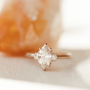 Dainty Marquise & Round Moissanite Diamod Ring, Minimalist Navette Cut Ring, Rose Gold Engagement Ring, Delicate Proposal Ring, Gift For Her