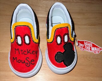 vans slip on mickey