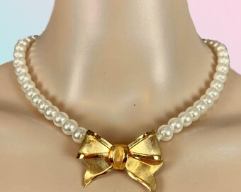 Gatsby Theme | Vintage 1970s I Faux pearl | Gold Plated Bow I Gold plated 925 silver and RN Stamped clasp | Bridal Necklace | Rare to find