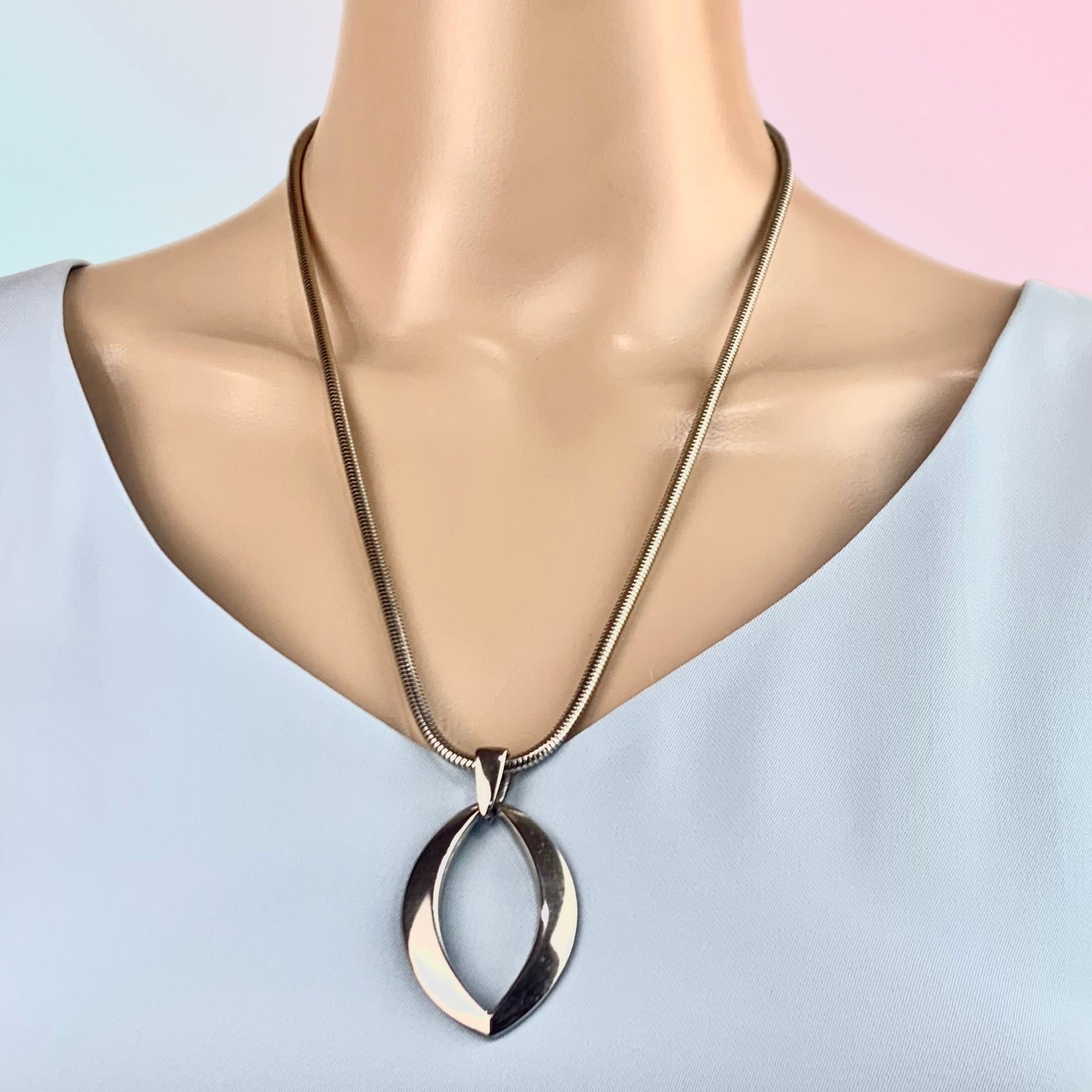 Vintage oroton hotsell necklace