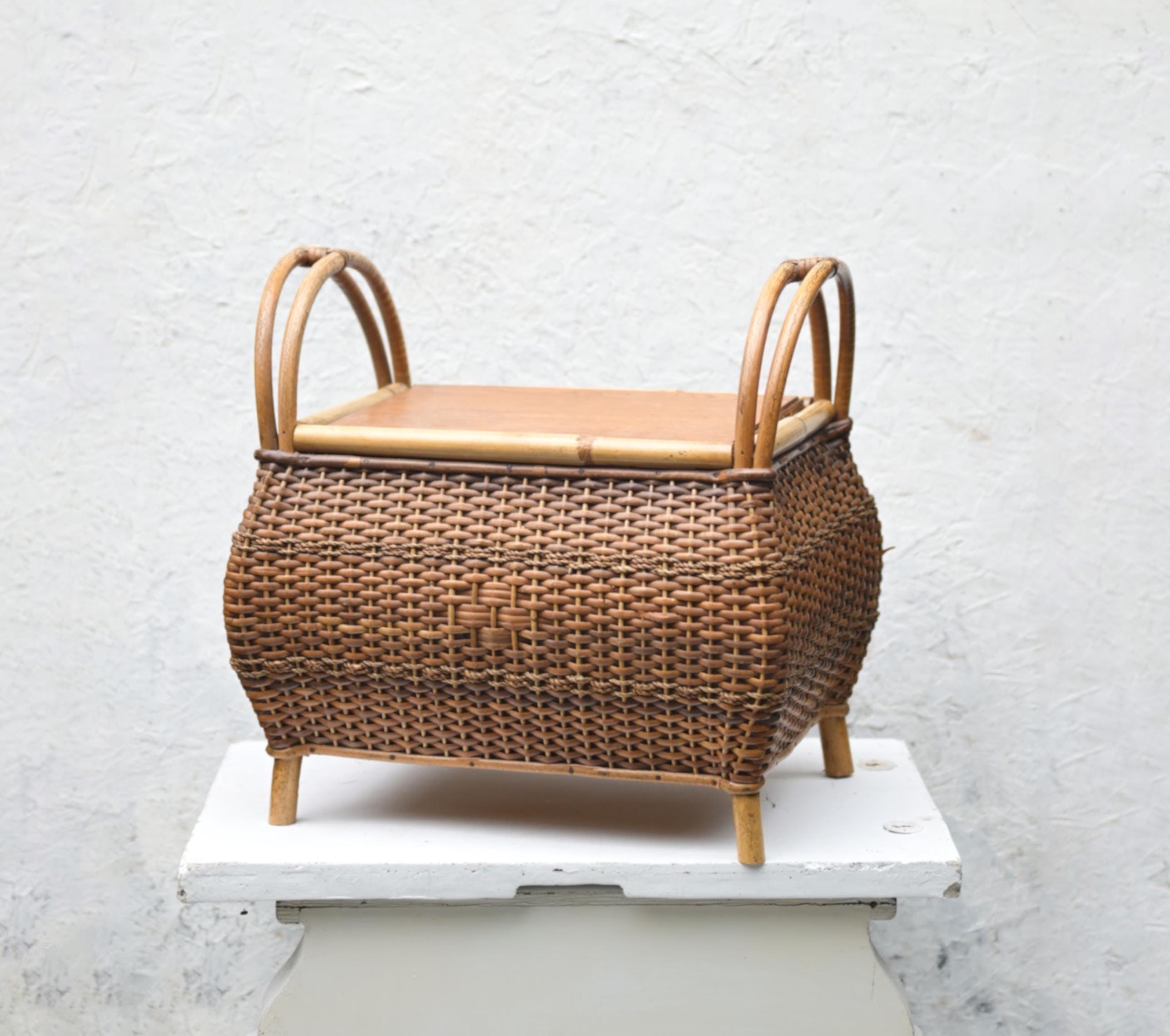 vintage ウィッカー　ラタン　バスケット ヴィンテージ ウィッカー バスケット（ハンドルと蓋付き）| 手編みの