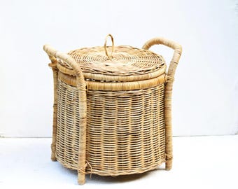 Large wicker bamboo basket with lid and handles – sturdy vintage storage basket
