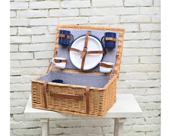 Picnic basket for 8 people, Traditional Wicker Picnic Basket Wicker Hamper.