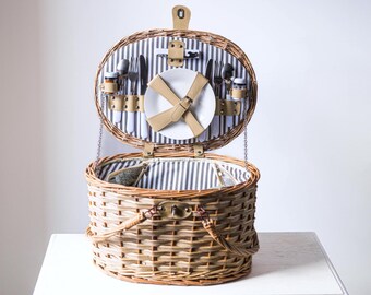 ヴィンテージ ウィッカー バスケット（ハンドルと蓋付き）| 手編みの