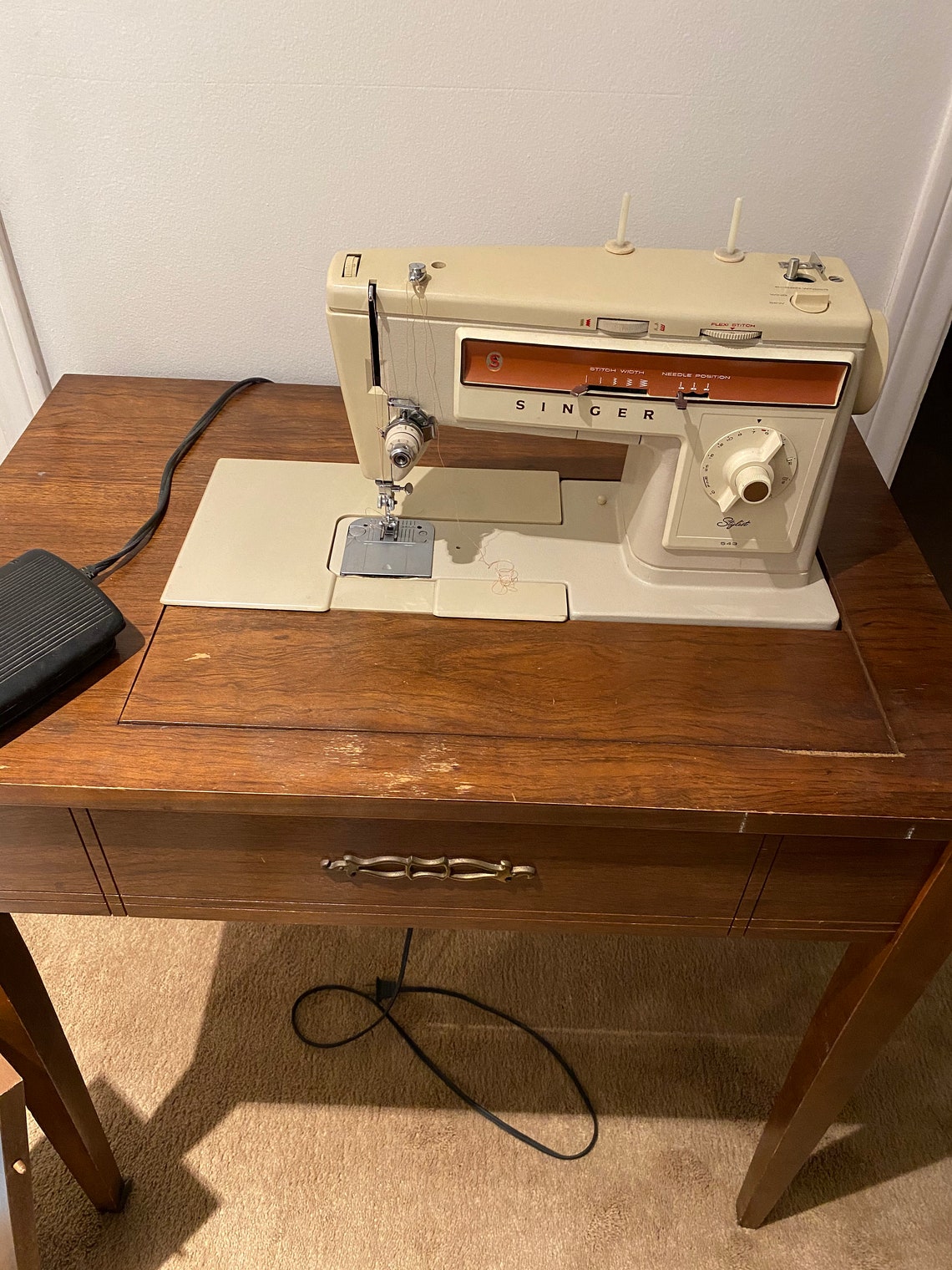 Singer Stylist 543 sewing machine with table 1970s | Etsy